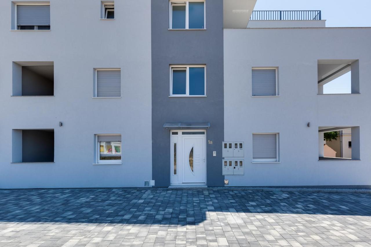 Kastelina Appartement *